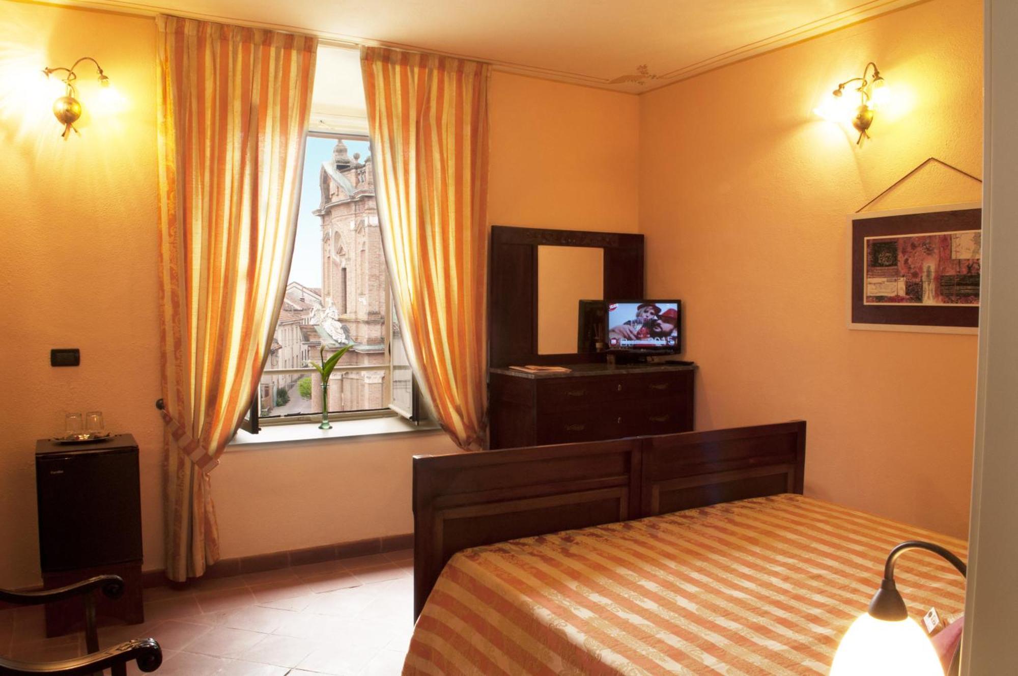 La Foresteria Del Castello - Wellness Hotel In Dimora Storica CastellʼAlfero Δωμάτιο φωτογραφία