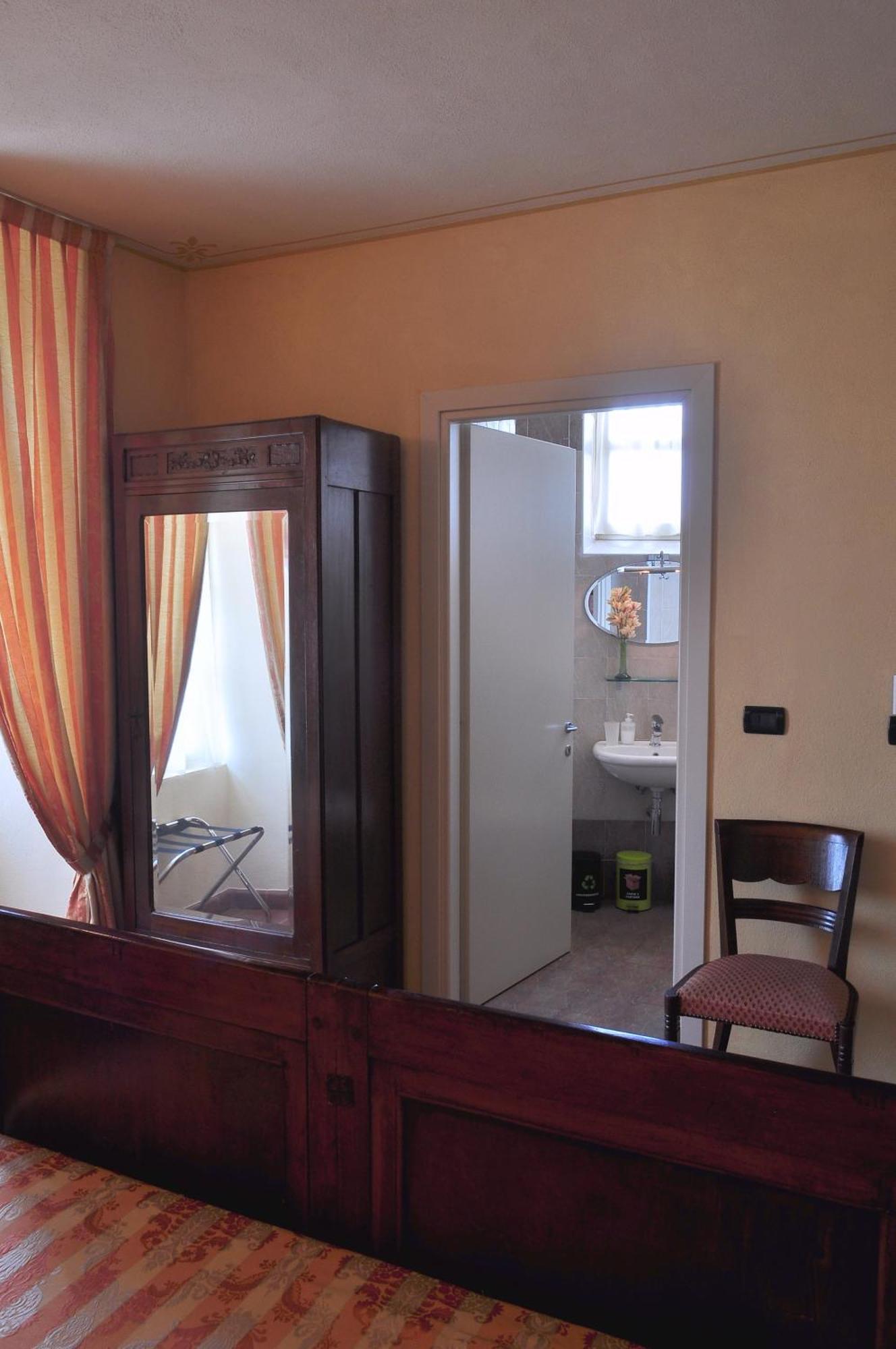 La Foresteria Del Castello - Wellness Hotel In Dimora Storica CastellʼAlfero Δωμάτιο φωτογραφία
