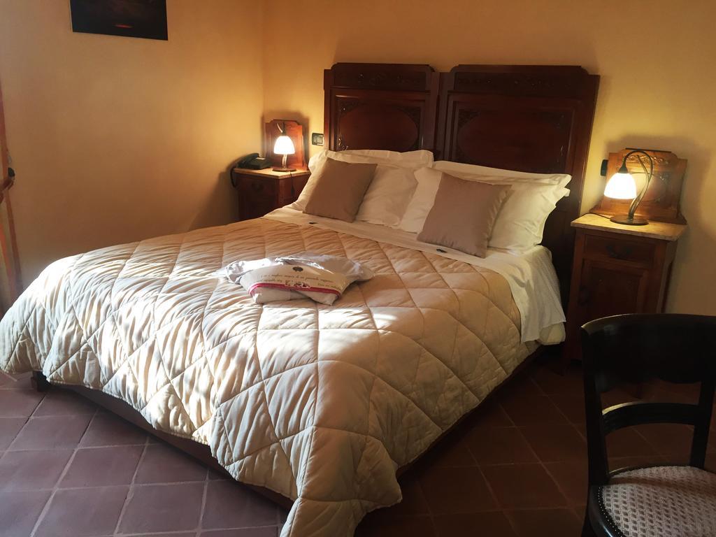 La Foresteria Del Castello - Wellness Hotel In Dimora Storica CastellʼAlfero Εξωτερικό φωτογραφία