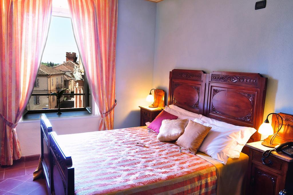 La Foresteria Del Castello - Wellness Hotel In Dimora Storica CastellʼAlfero Δωμάτιο φωτογραφία