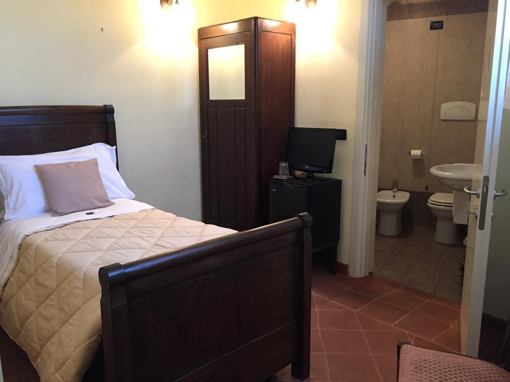 La Foresteria Del Castello - Wellness Hotel In Dimora Storica CastellʼAlfero Εξωτερικό φωτογραφία