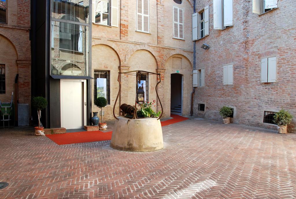 La Foresteria Del Castello - Wellness Hotel In Dimora Storica CastellʼAlfero Εξωτερικό φωτογραφία