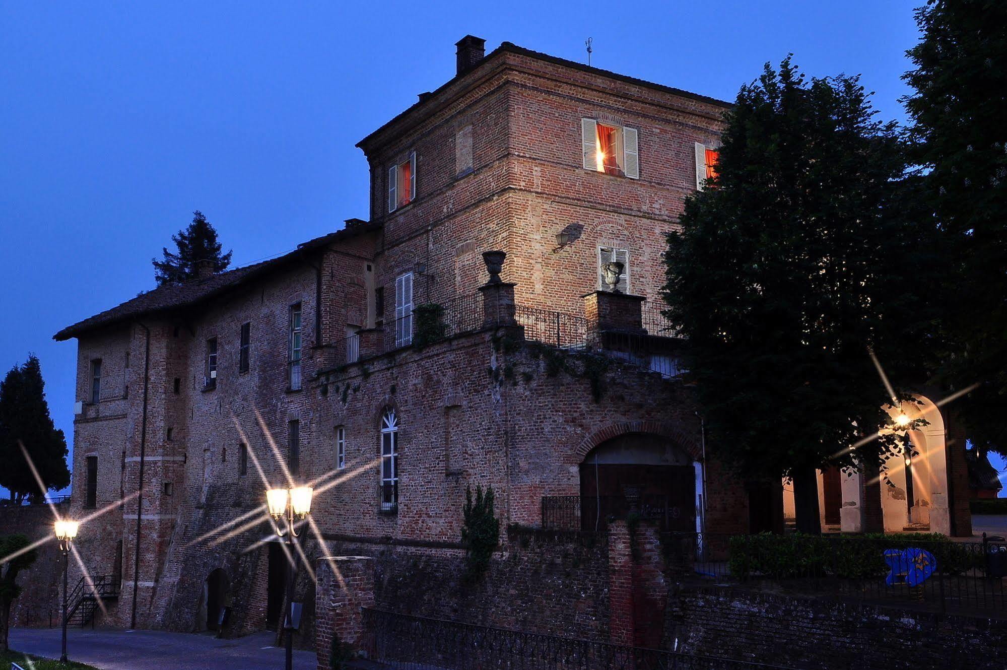 La Foresteria Del Castello - Wellness Hotel In Dimora Storica CastellʼAlfero Εξωτερικό φωτογραφία