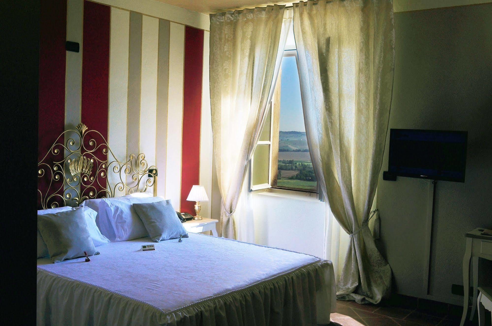 La Foresteria Del Castello - Wellness Hotel In Dimora Storica CastellʼAlfero Εξωτερικό φωτογραφία